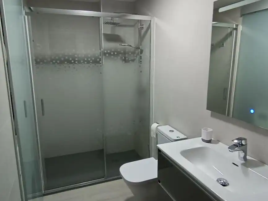 Bathroom of Apartments for rent in El Campello  with Air Conditioner, Heating and Parquet flooring