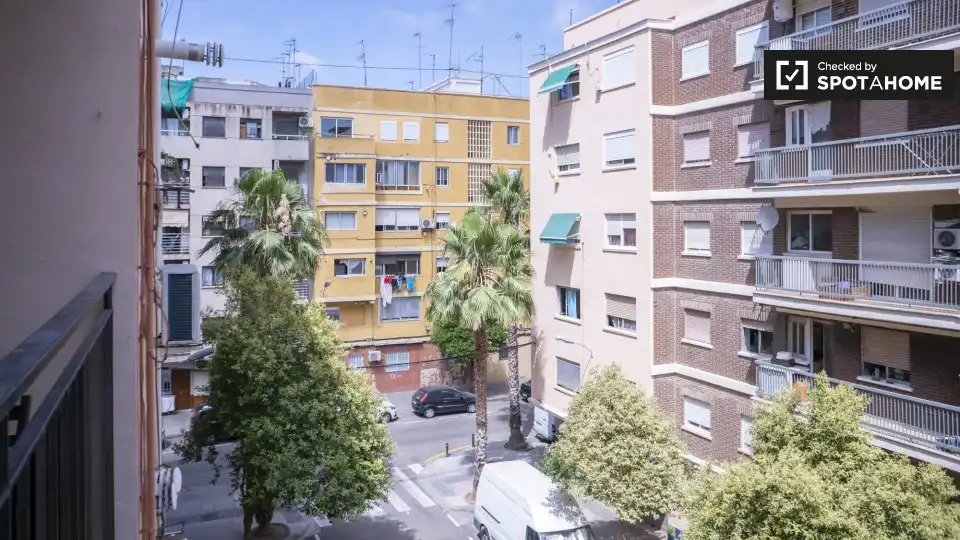 Vista exterior de Piso de alquiler en Valencia con Aire acondicionado, Calefacción y Amueblado