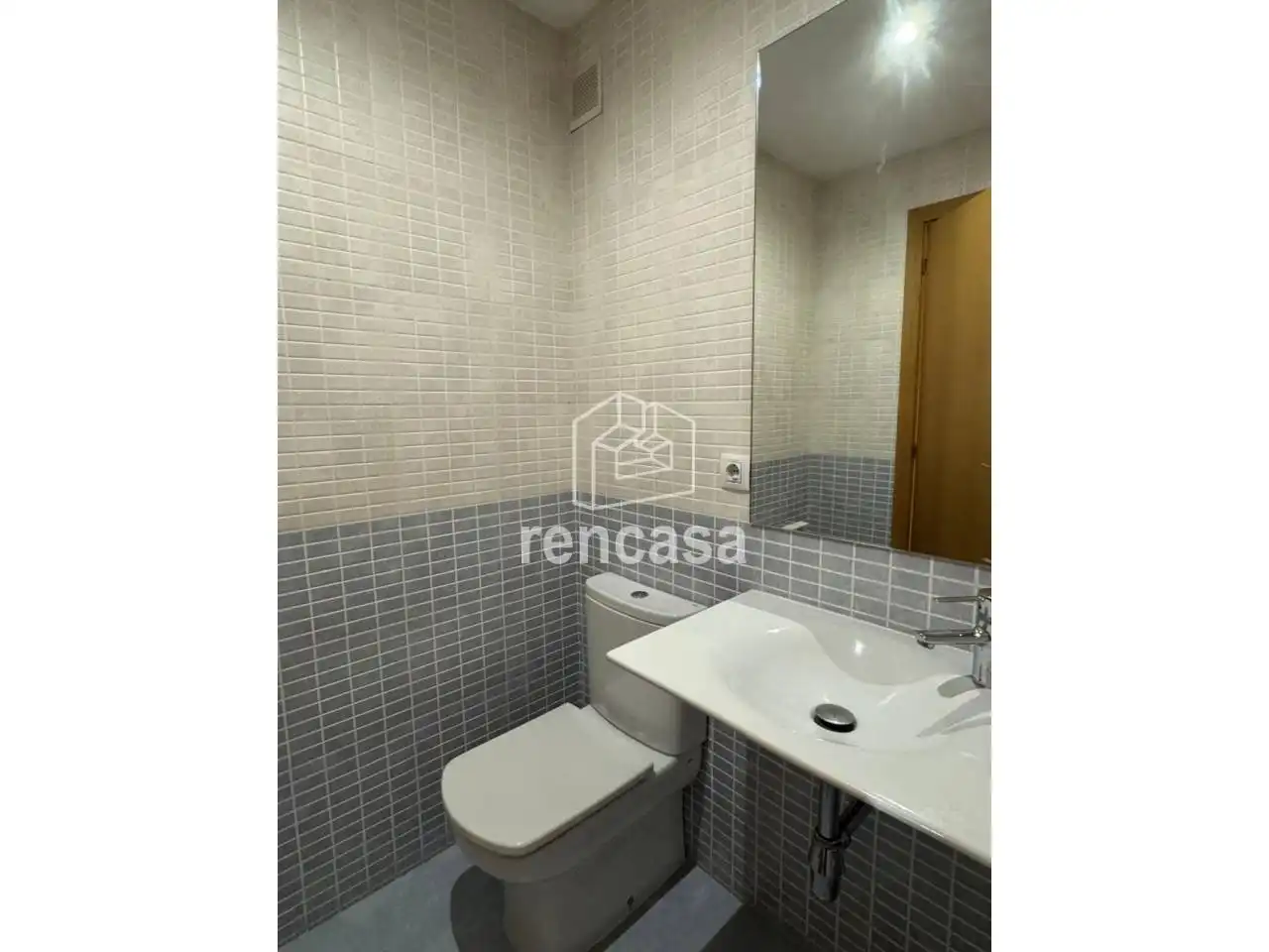 Bathroom of Flat for sale in Lleida  with Heating, Storage room and Balcony