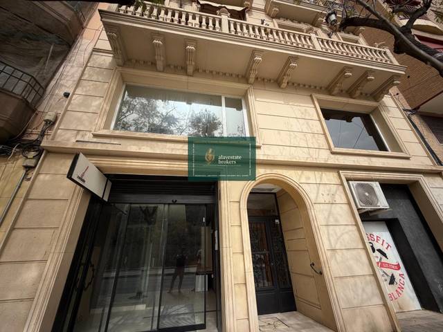 Local comercial en Venta en Calle de Vázquez de Mella, 23 en San Antón