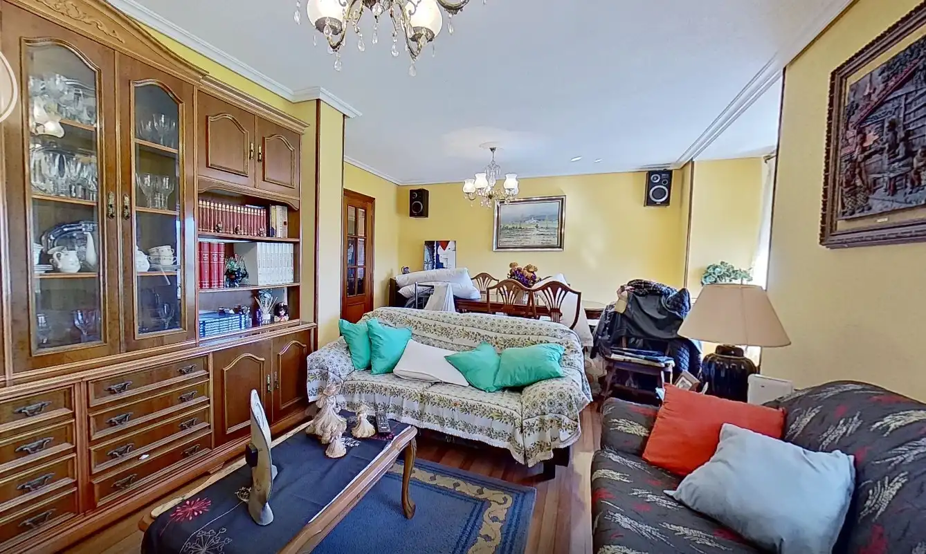 Sala de estar de Casa o chalet en venta en Medio Cudeyo con Calefacción, Jardín privado y Piscina