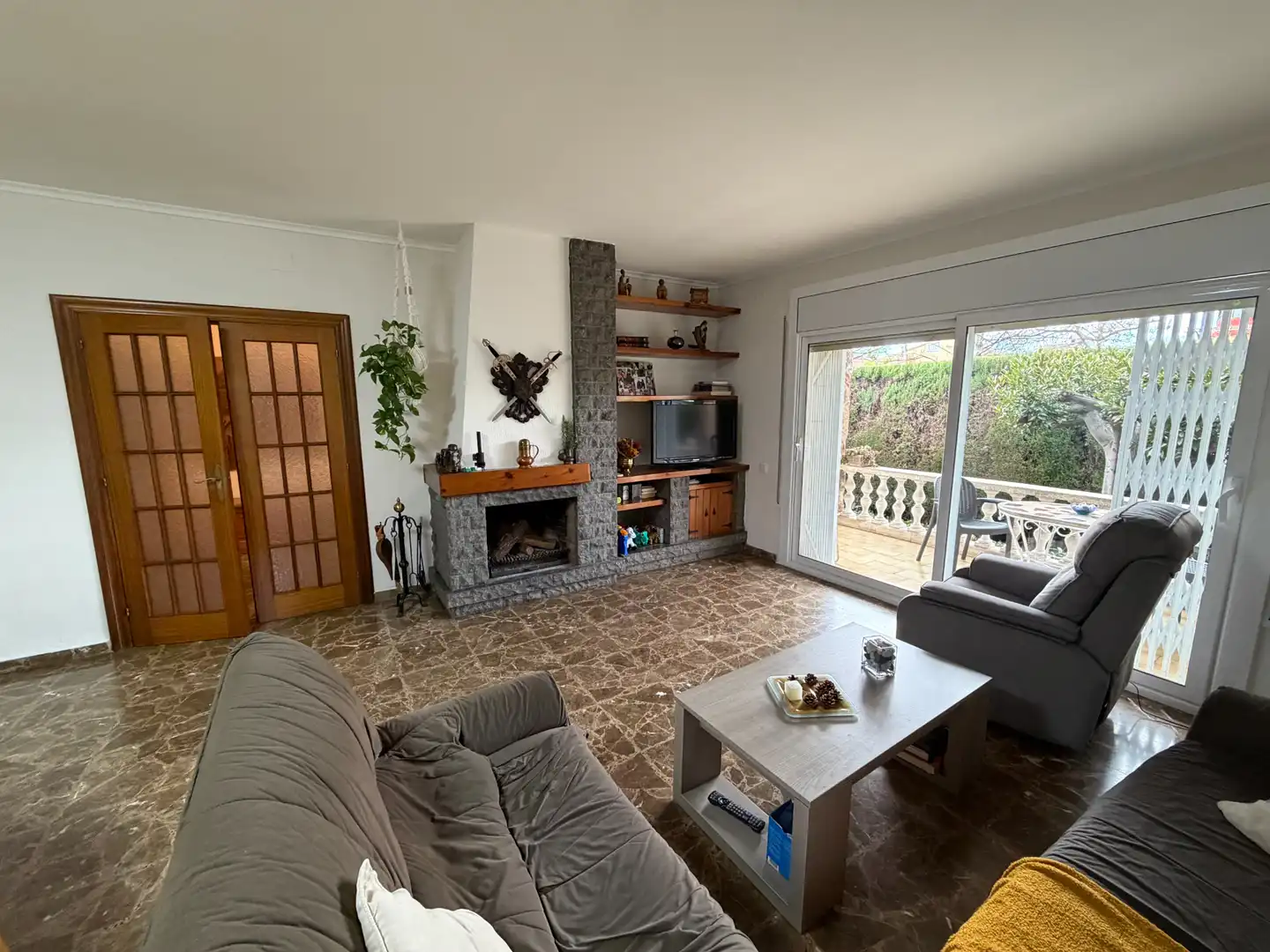 Sala de estar de Casa o chalet en venta en Barberà del Vallès con Aire acondicionado, Calefacción y Jardín privado