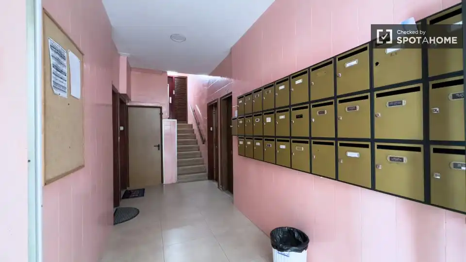 Habitació a La Verneda i la Pau