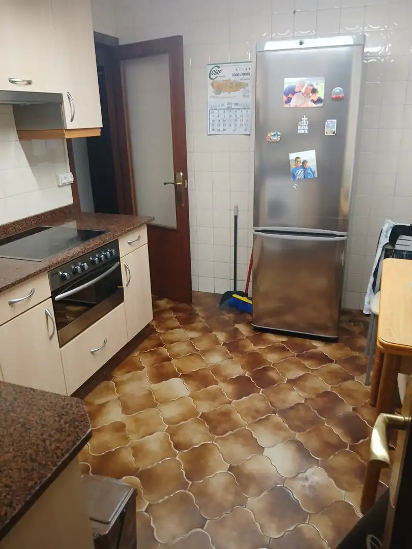 Cocina de Piso en venta en Avilés con Calefacción y Parquet