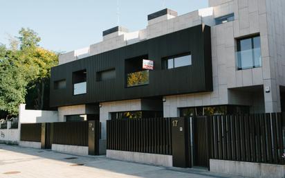 Exterior view of House or chalet for sale in Burgos Capital  with Heating, Private garden and Terrace