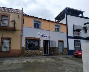 Exterior view of Single-family semi-detached for sale in Oliva de Mérida