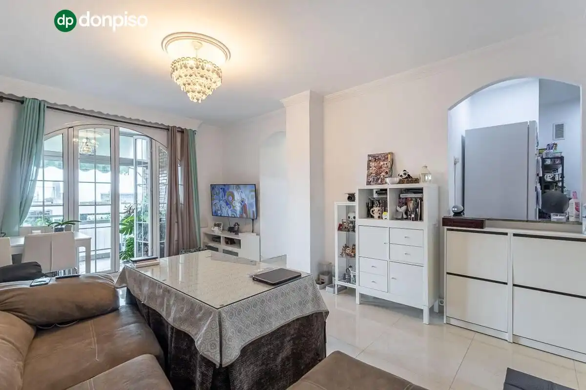 Living room of Flat for sale in Granada  with Air Conditioner and Terrace