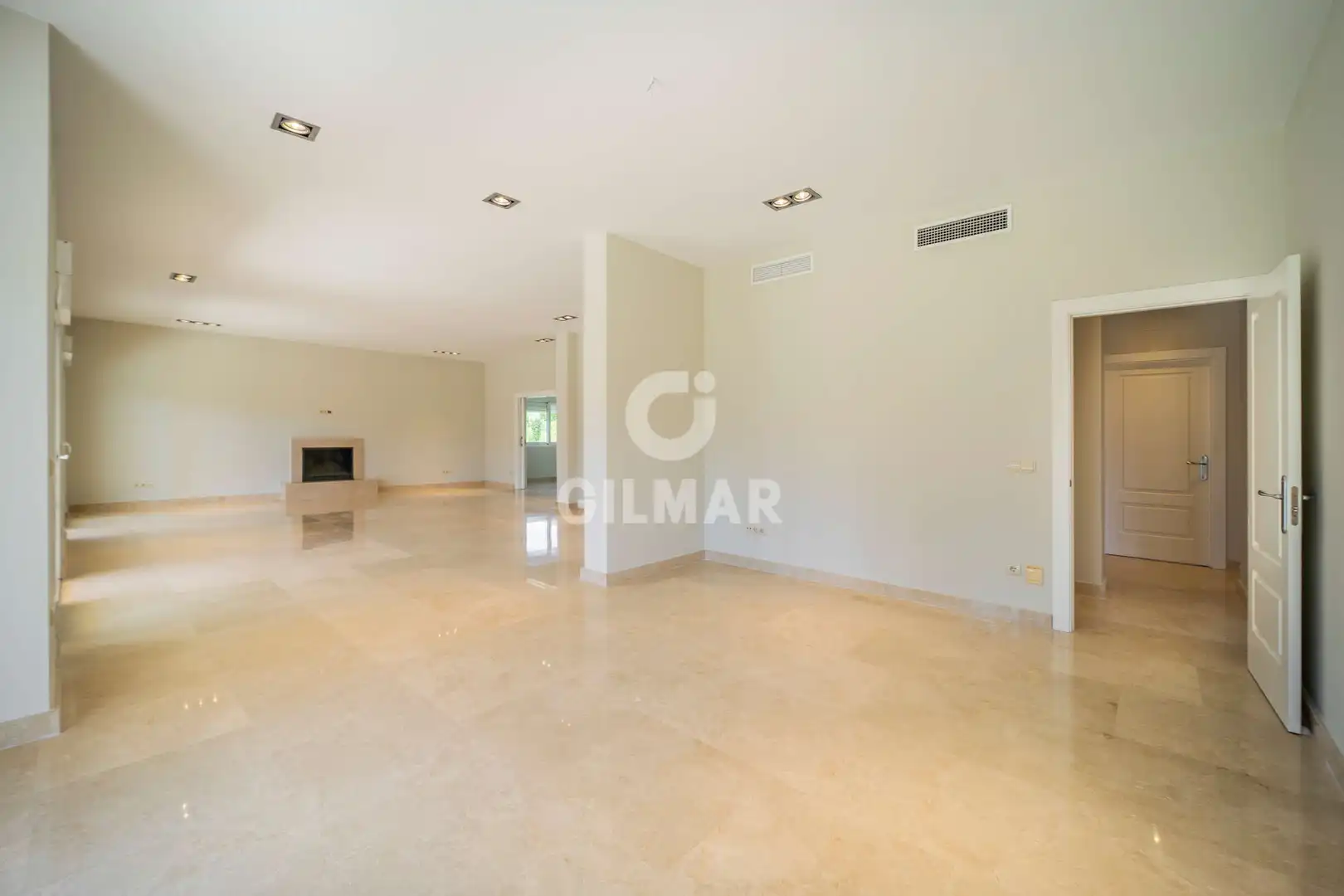 Villa con piscina in vendita a Ciudalcampo, imagen 5