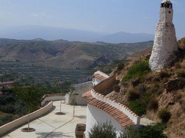Casa con balcón en venta en Guadix