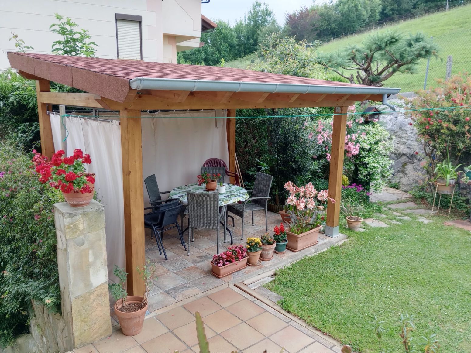 Terraza de Casa adosada en venta en Medio Cudeyo con Calefacción, Jardín privado y Balcón