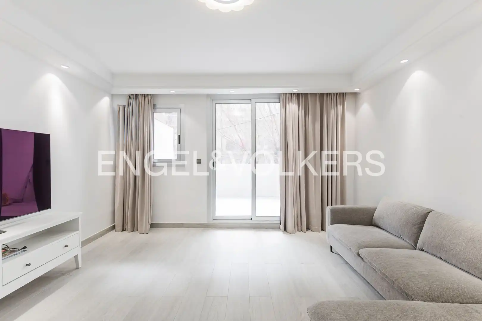 Sala d'estar de Casa o xalet en venda en Barcelona amb Aire condicionat, Calefacció i Terrassa