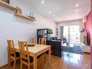 Wohnung mit Balkon zum Verkauf in Carrer de València