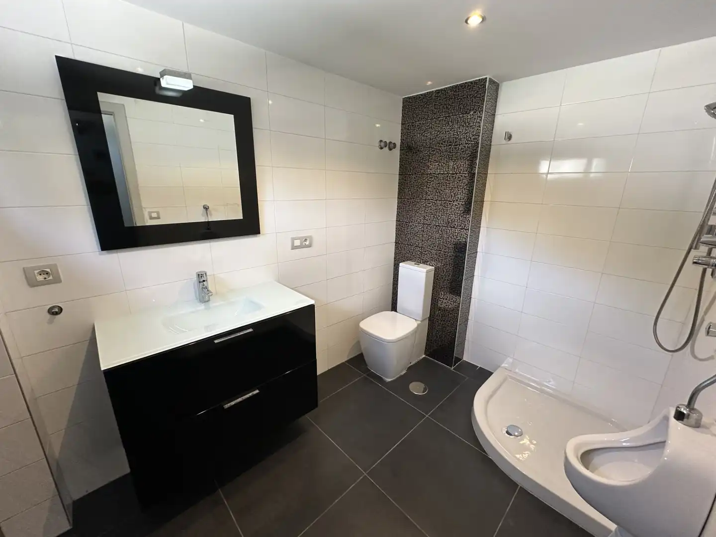 Baño de Casa o chalet en venta en Alicante / Alacant con Aire acondicionado, Jardín privado y Terraza