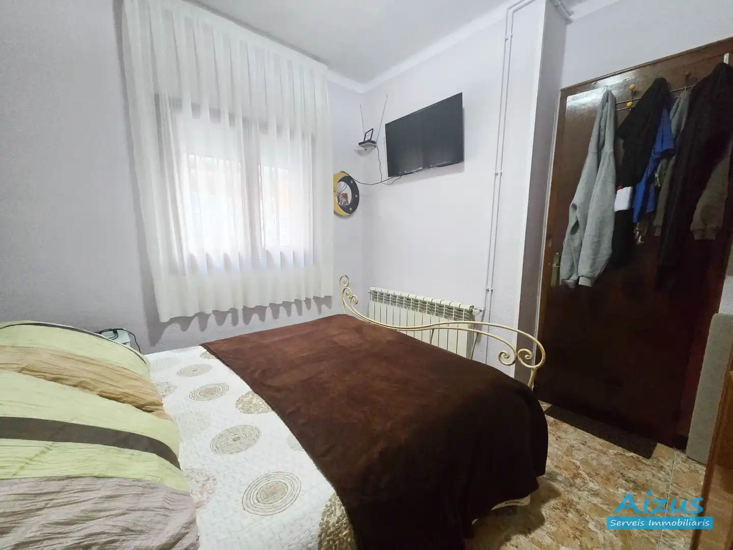 Habitación de Casa adosada en venta en Ripollet con Calefacción, Trastero y Horno