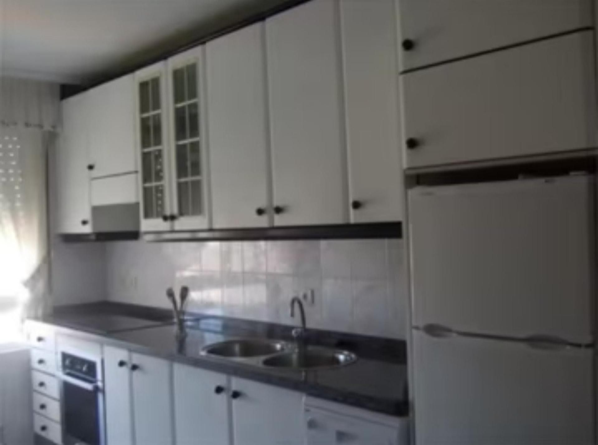 Kitchen of Flat for sale in Valderas