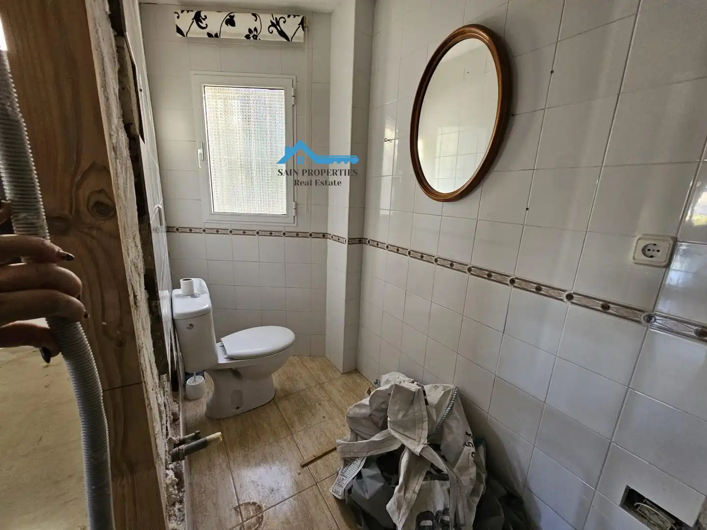 Baño de Local en venta en La Nucia con Terraza