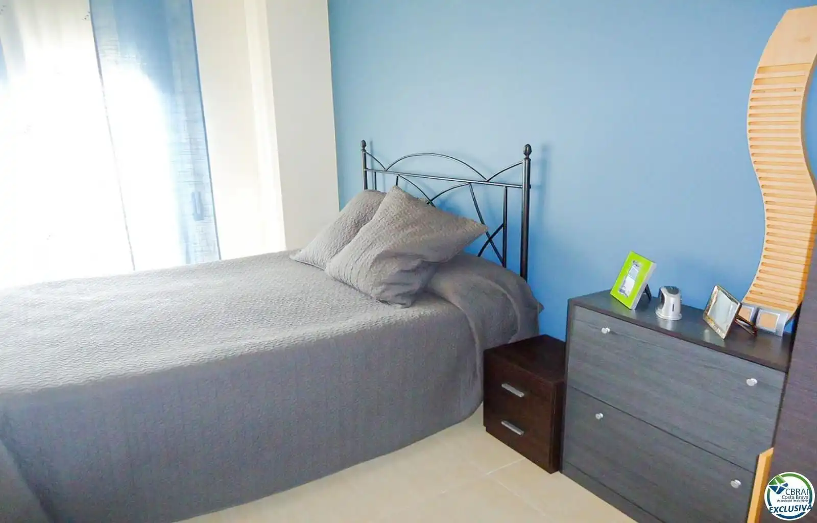 Bedroom of Flat for sale in Figueres