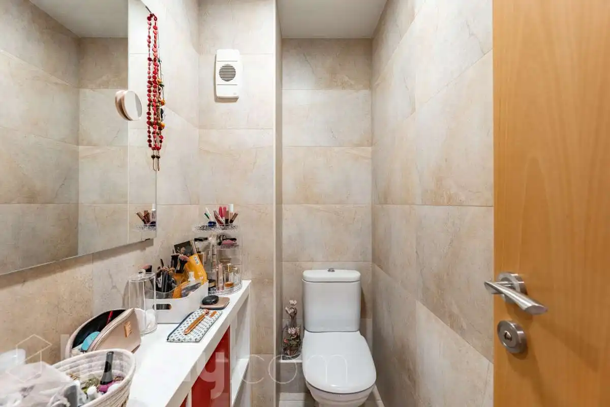 Baño de Piso en venta en Sant Boi de Llobregat con Calefacción, Amueblado y Balcón