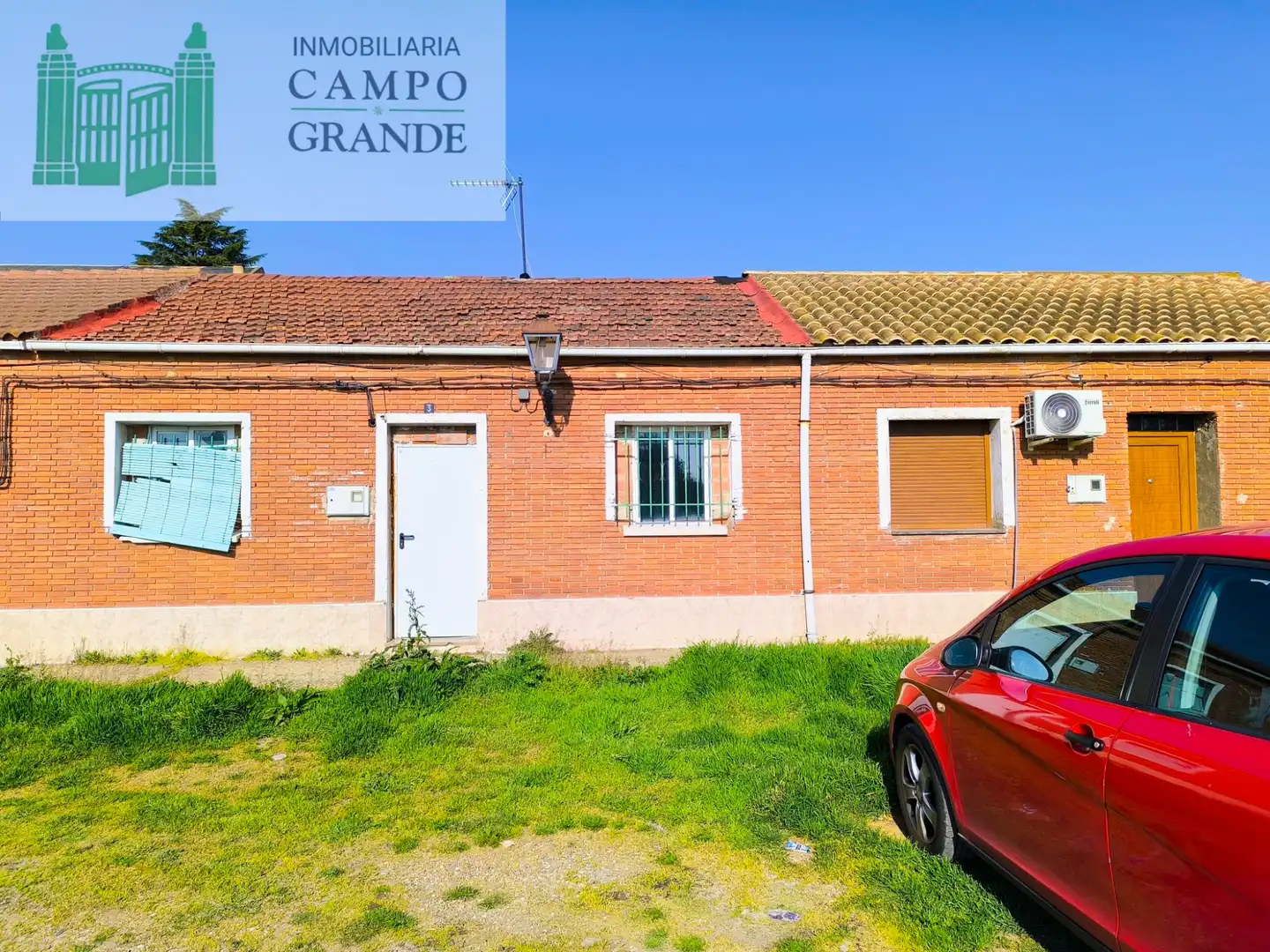 Vista exterior de Casa o chalet en venta en Venta de Baños con Jardín privado y Trastero