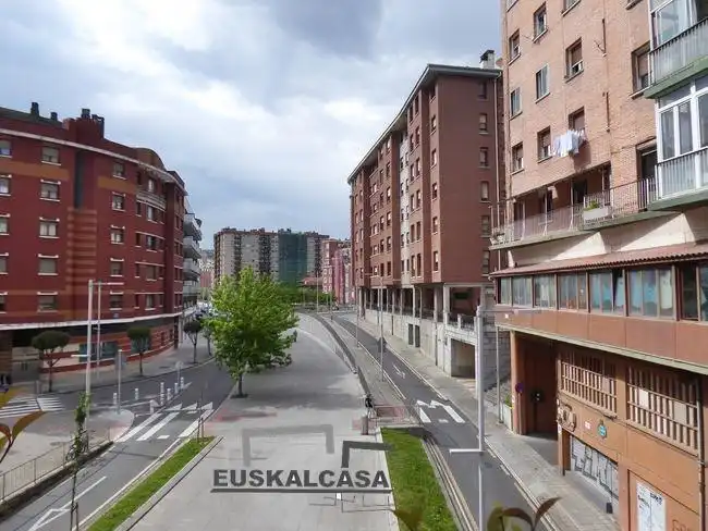 Vista exterior de Piso en venta en Bilbao  con Terraza