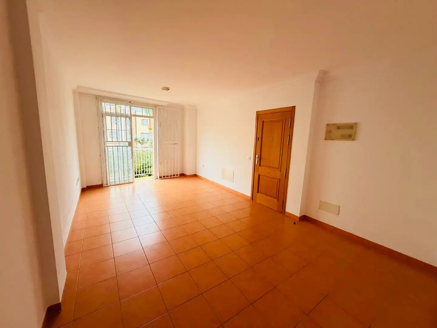 Appartamento con terrazza in vendita a Calle el Carmen, imagen 3
