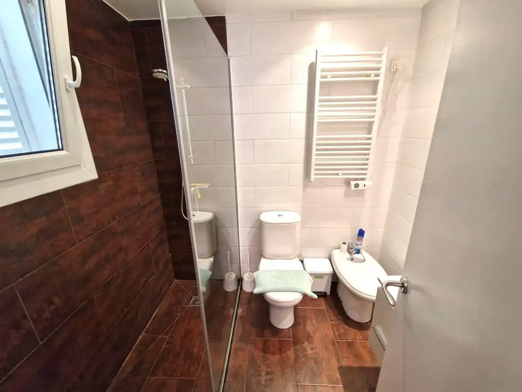Badezimmer von Wohnung zum Verkauf in Calvià mit Klimaanlage, Privatgarten und Terrasse