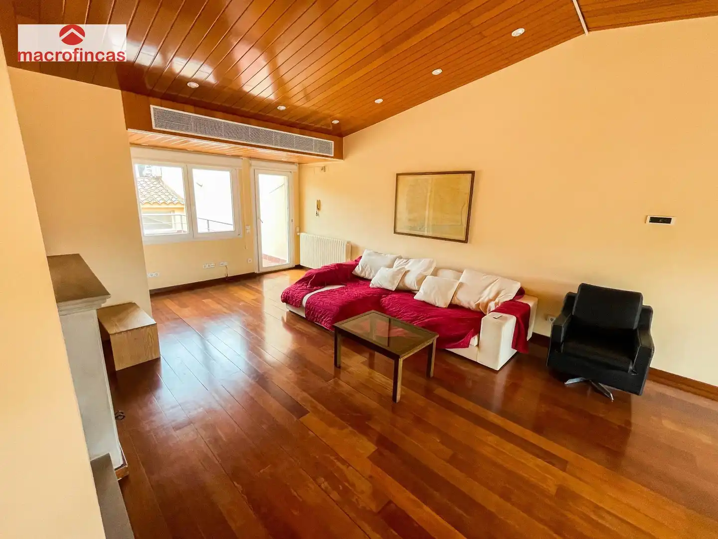 Sala de estar de Casa o chalet en venta en Martorell con Aire acondicionado, Calefacción y Parquet
