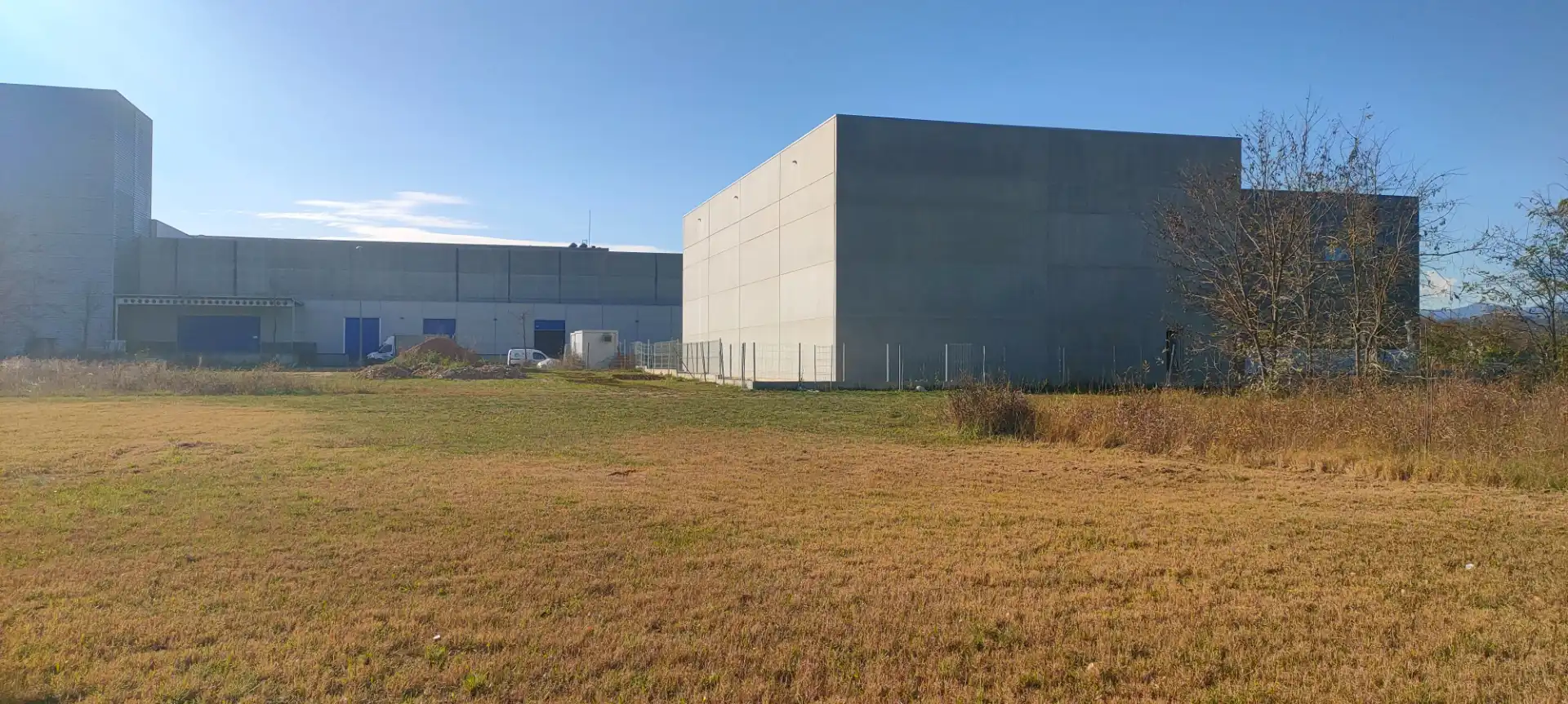 Außenansicht von Fabrik Grundstücke zum Verkauf in Salt
