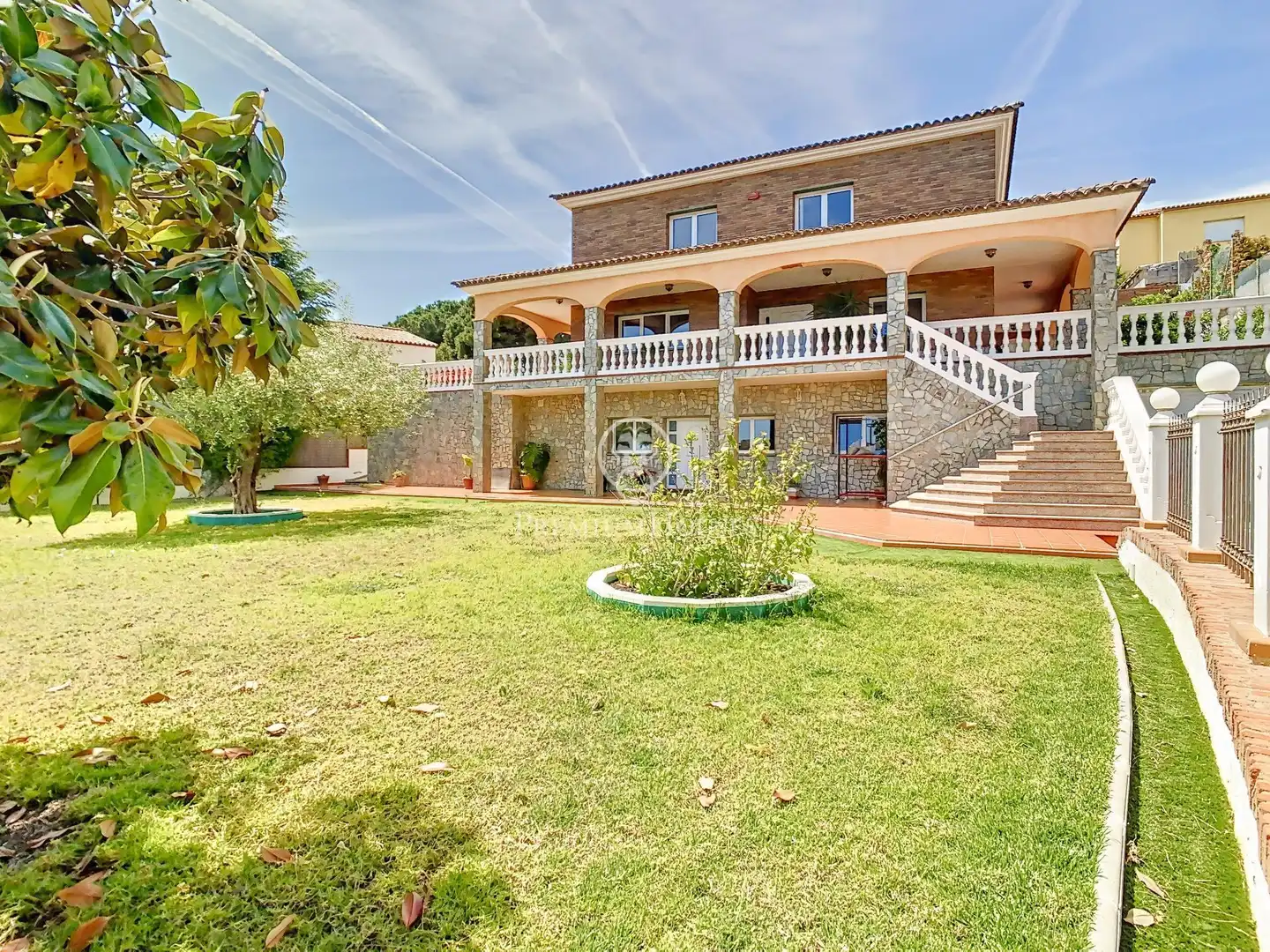 Vista exterior de Casa o chalet en venta en Badalona con Aire acondicionado, Calefacción y Jardín privado
