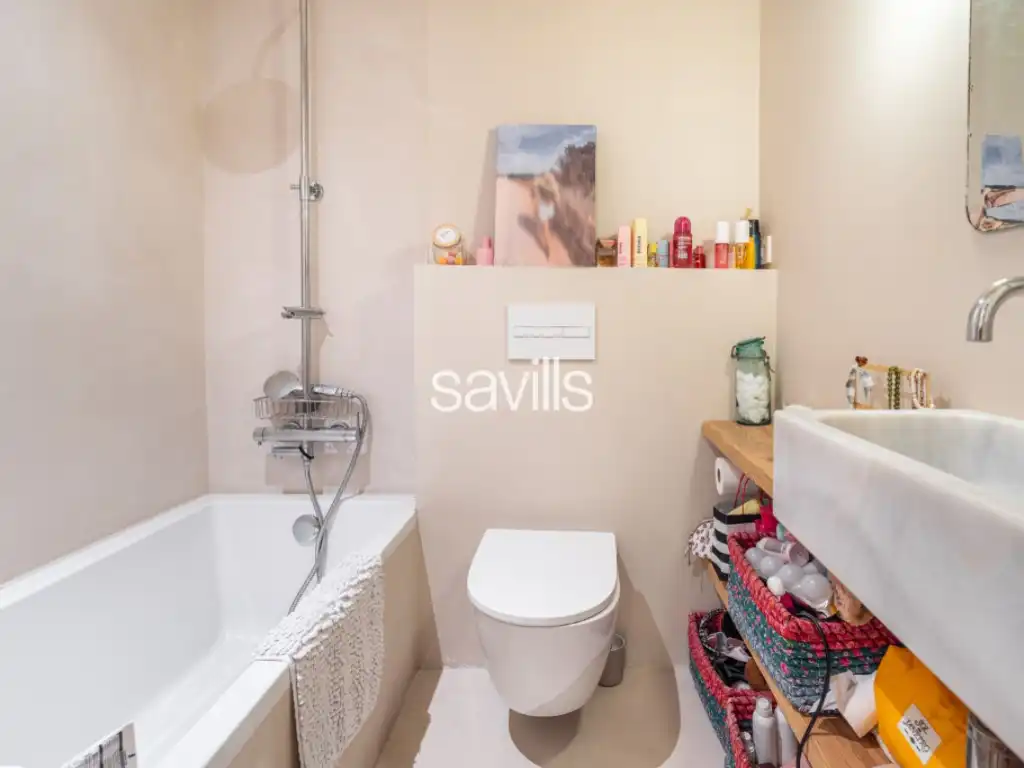 Baño de Apartamento en venta en Barcelona con Balcón