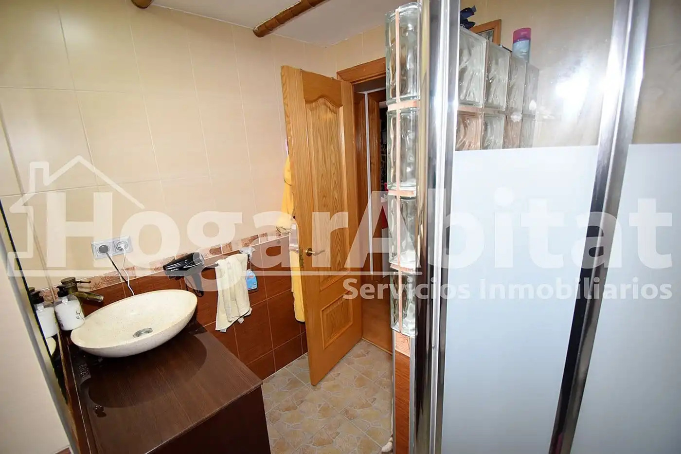 Badezimmer von Wohnung zum Verkauf in Xirivella mit Klimaanlage, Parkett und Balkon