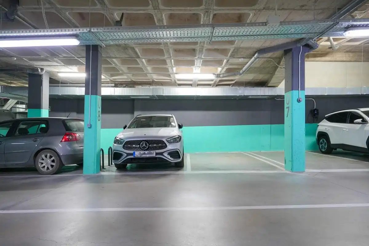 Parking of Flat for sale in Madrid  with Air Conditioner, Heating and Private garden