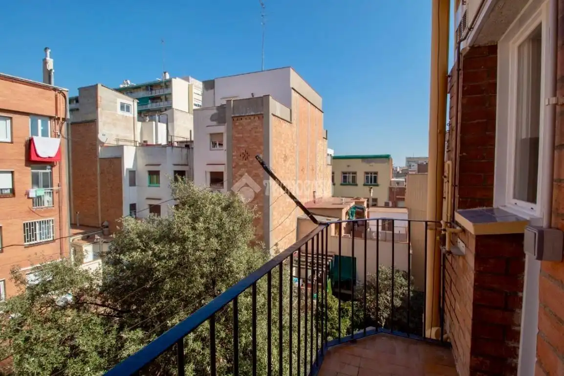 Terrassa de Pis en venda en Barcelona amb Calefacció i Balcó