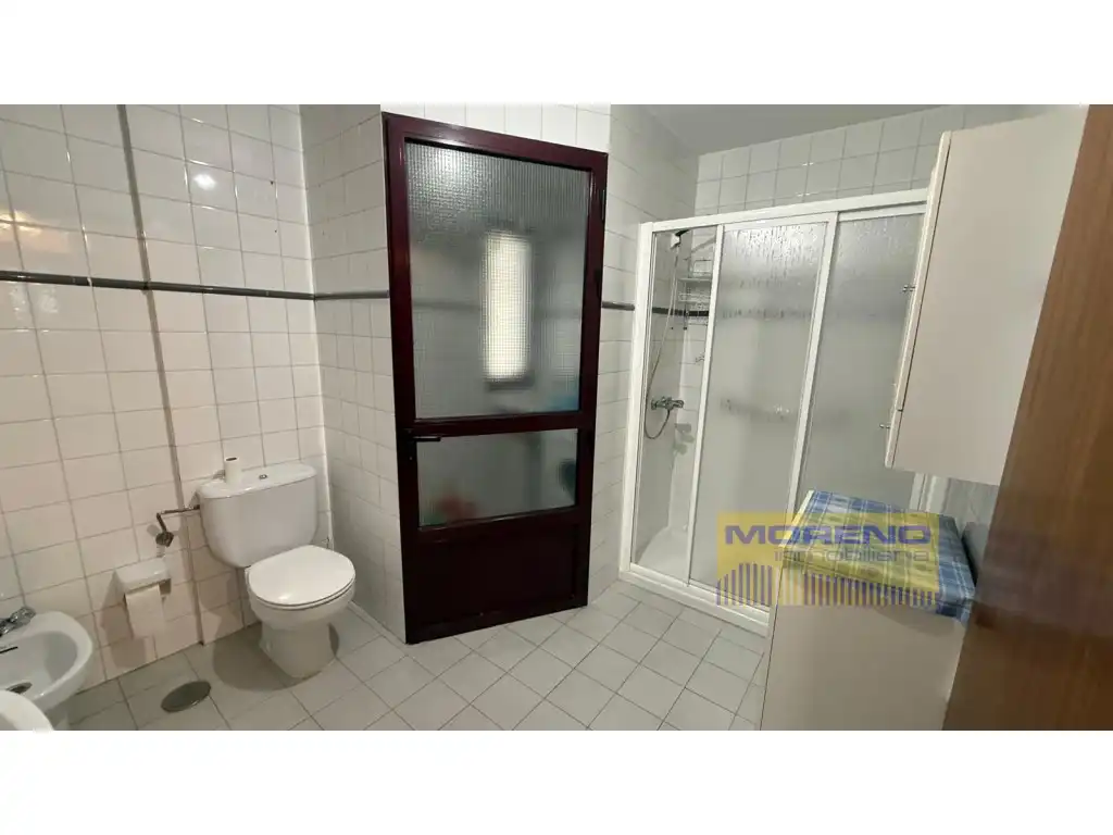 Bathroom of Flat for sale in Sarria