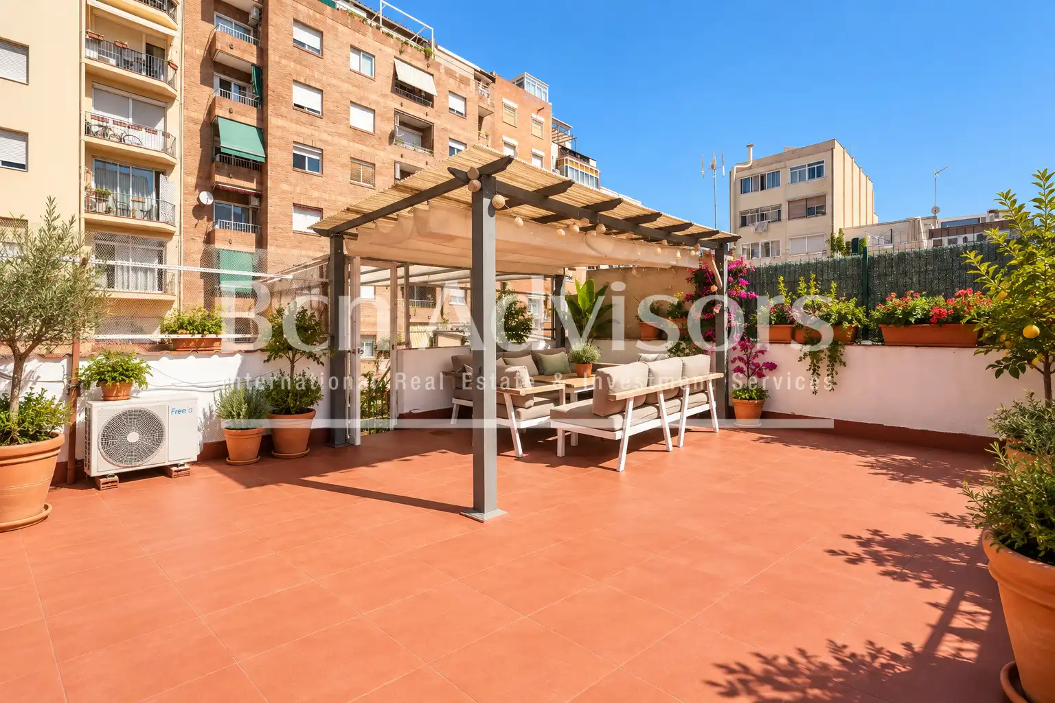 Terrassa de Casa o xalet en venda en Barcelona amb Aire condicionat, Calefacció i Terrassa