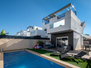 Maison mitoyenne avec piscine à vendre à Almoradí