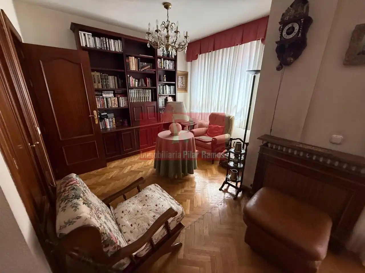 Sala de estar de Piso en venta en León Capital  con Calefacción, Parquet y Terraza