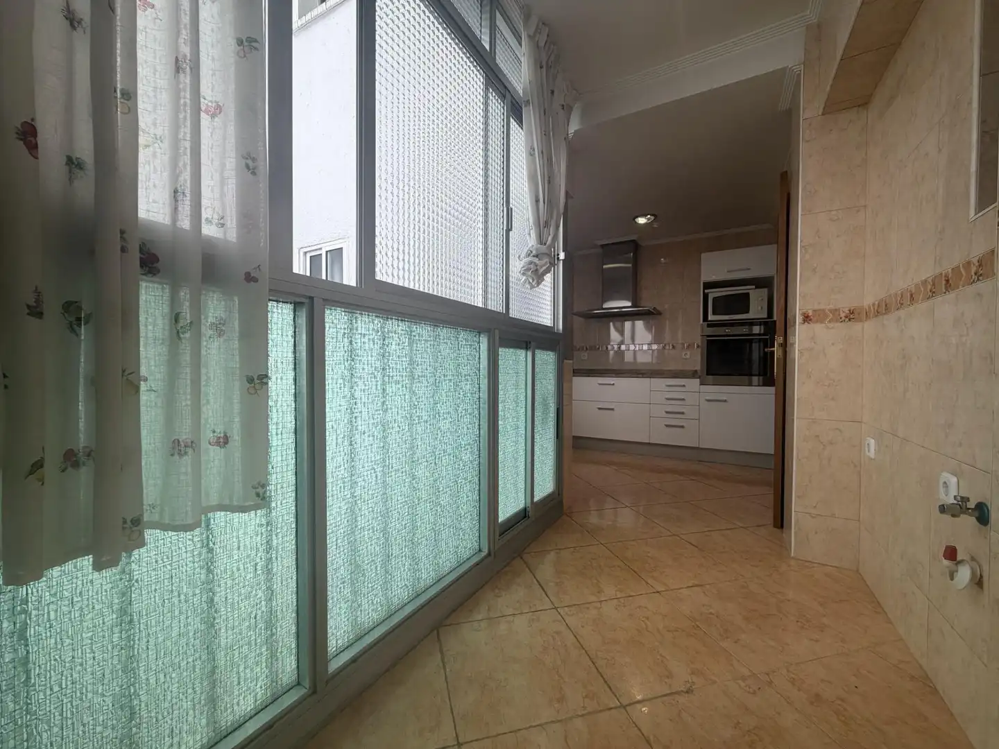 Cocina de Piso en venta en Madrid con Calefacción, Parquet y Terraza
