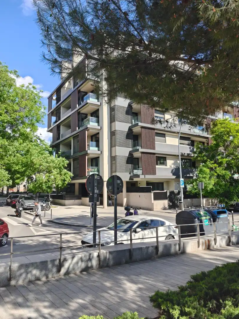 Vista exterior de Pis en venda en Madrid amb Aire condicionat, Calefacció i Terrassa