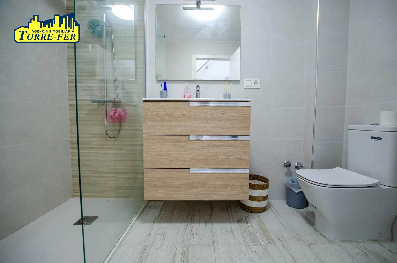 Badezimmer von Wohnung zur Miete in Almería
