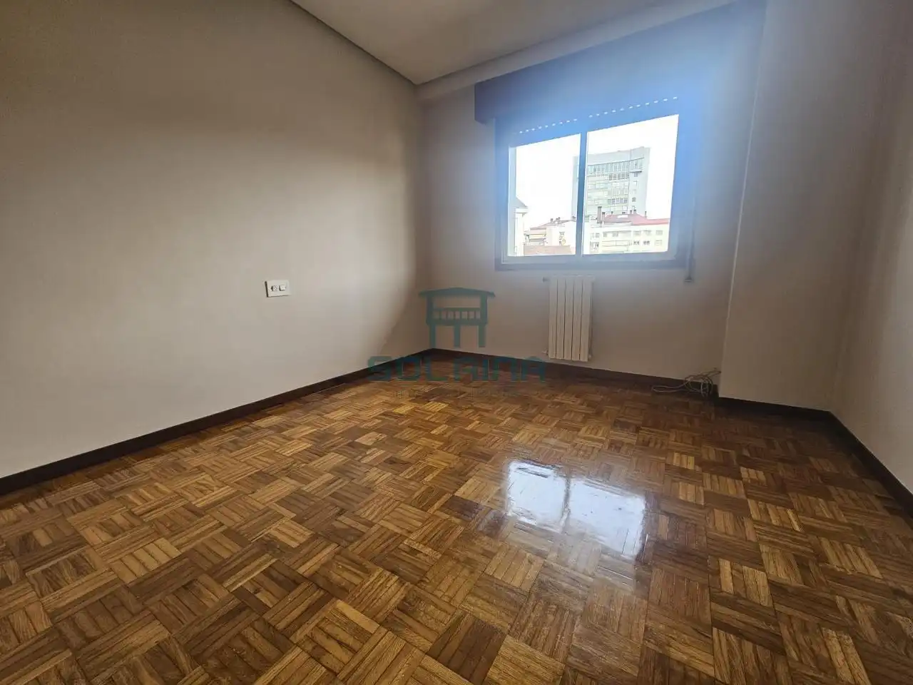 Schlafzimmer von Wohnung zur Miete in Ourense Capital  mit Heizung, Parkett und Abstellraum