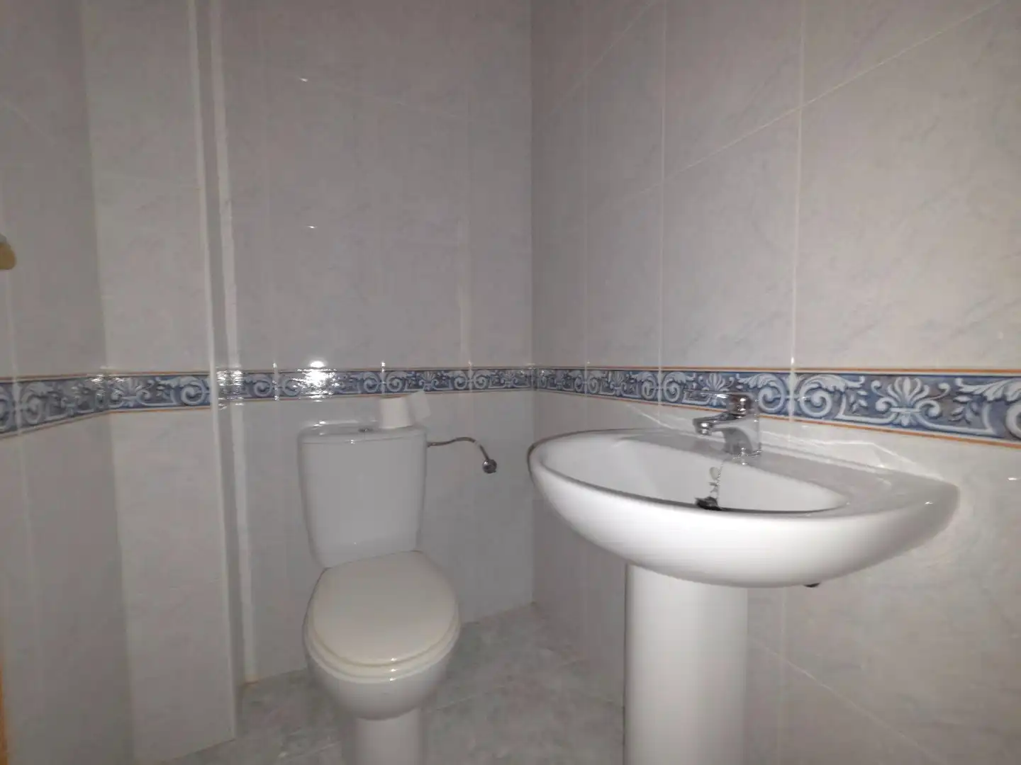 Bany de Casa adosada en venda en Burgos amb Calefacció, Jardí privat i Terrassa