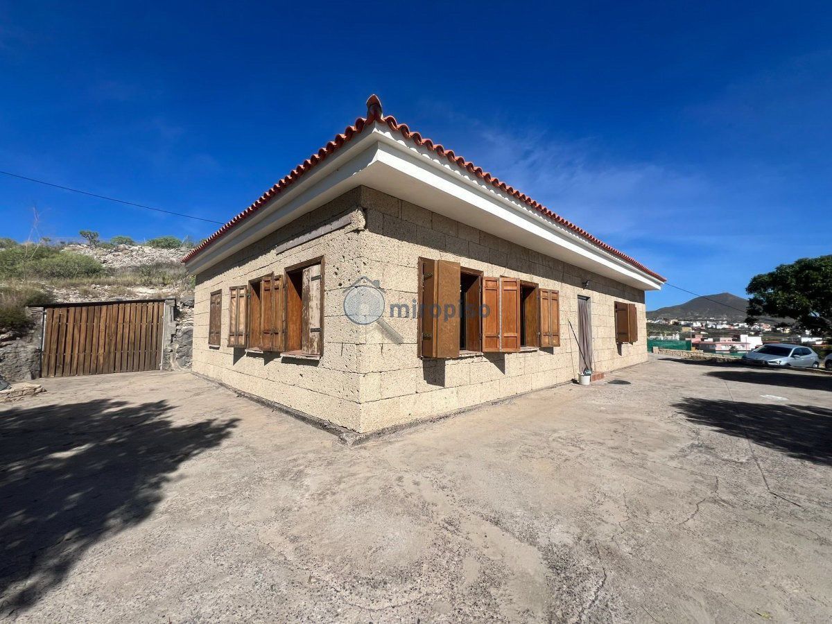 Vista exterior de Casa o xalet en venda en San Miguel de Abona amb Terrassa