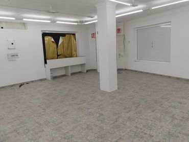 Business premises to rent in Plaza de Toros - Avenida Chapí - Trinquete