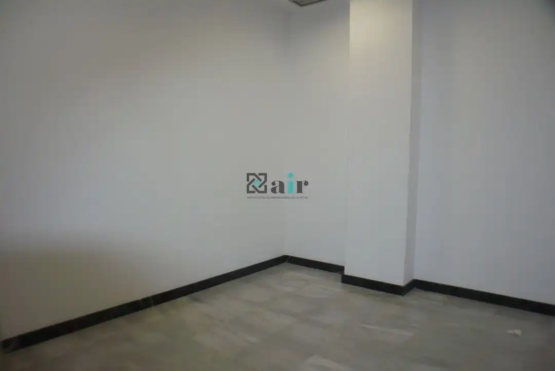 Business premises to rent in Calle Lardero, imagen 6