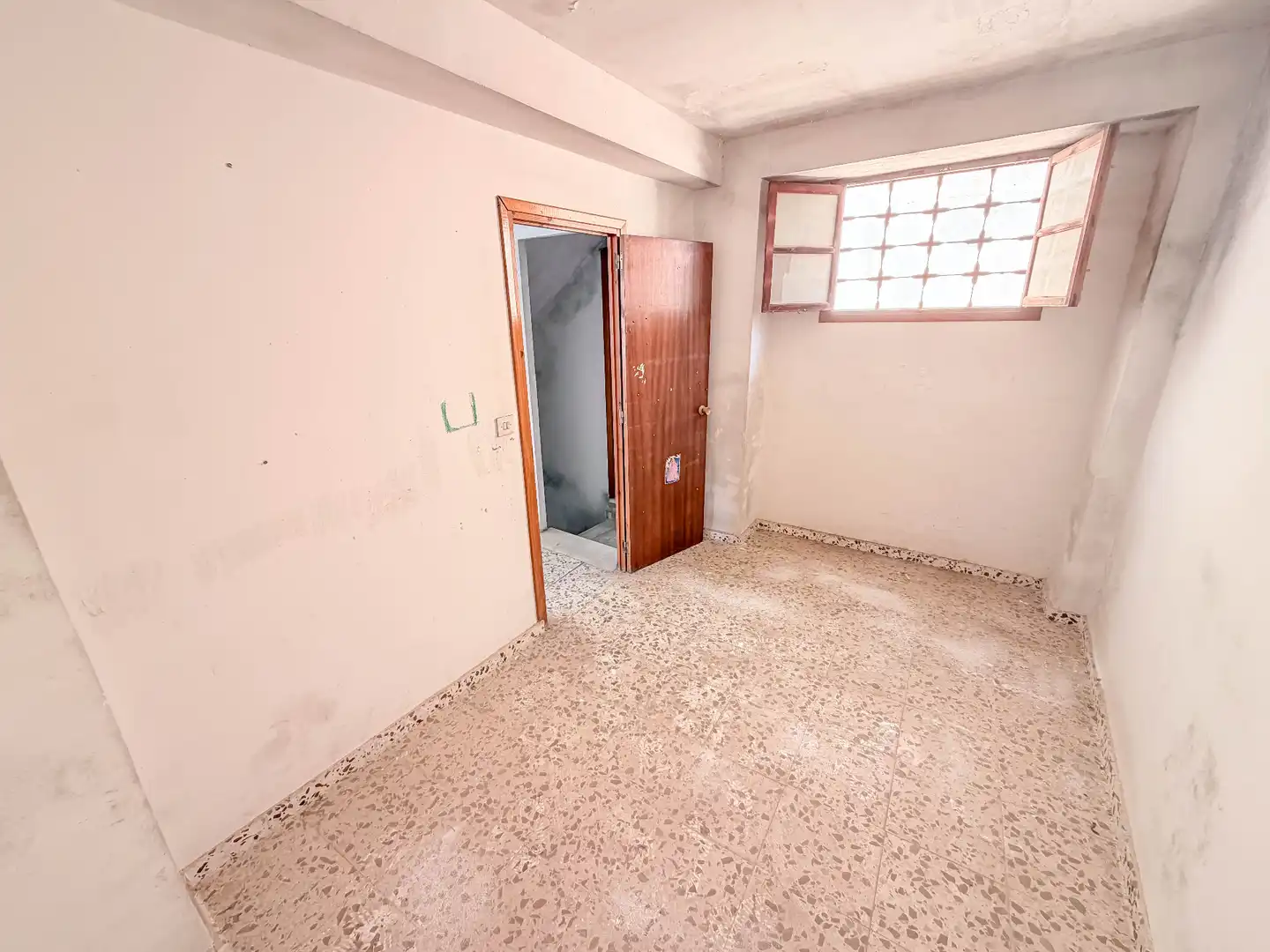 Country house zum Verkauf in Loja mit Balkon