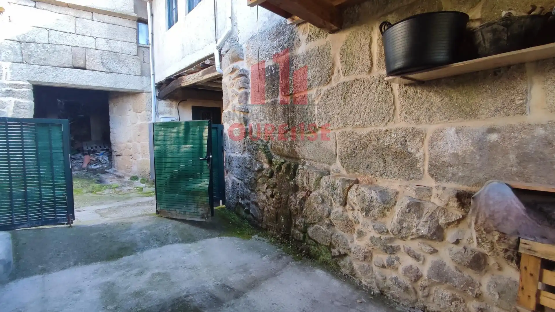 Vista exterior de Casa o xalet en venda en Ourense Capital  amb Calefacció, Jardí privat i Traster
