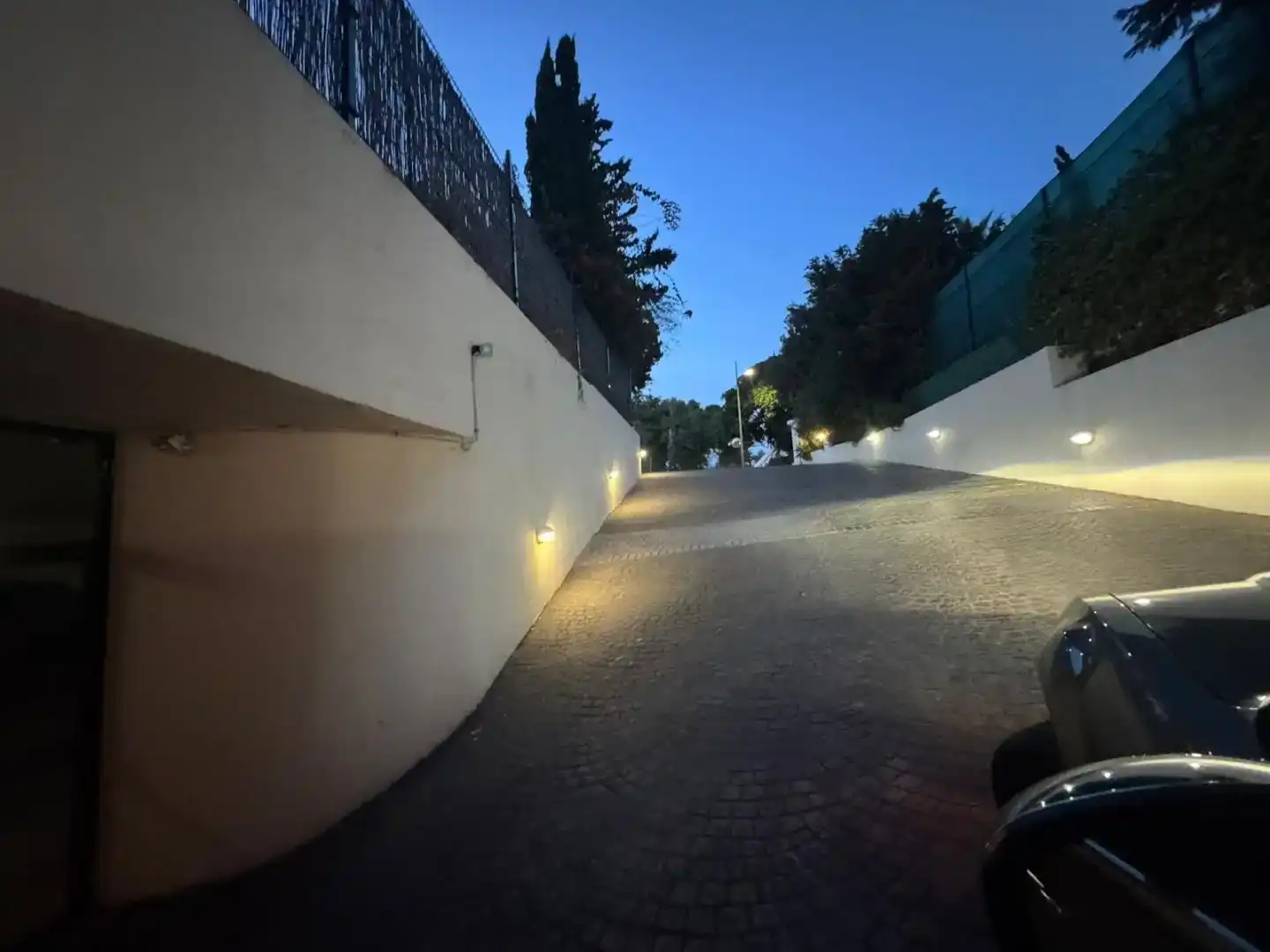 Außenansicht von Wohnungen zur Miete in Marbella mit Klimaanlage, Terrasse und Schwimmbad