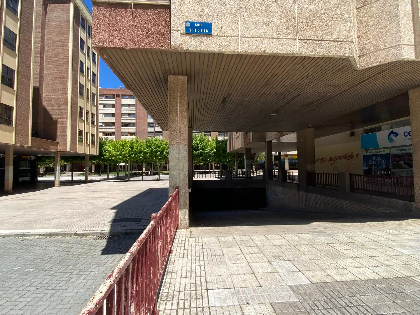 Außenansicht von Garage zum Verkauf in Burgos