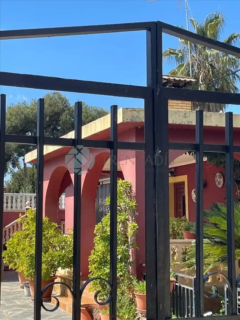 Vista exterior de Casa o chalet en venta en Olocau